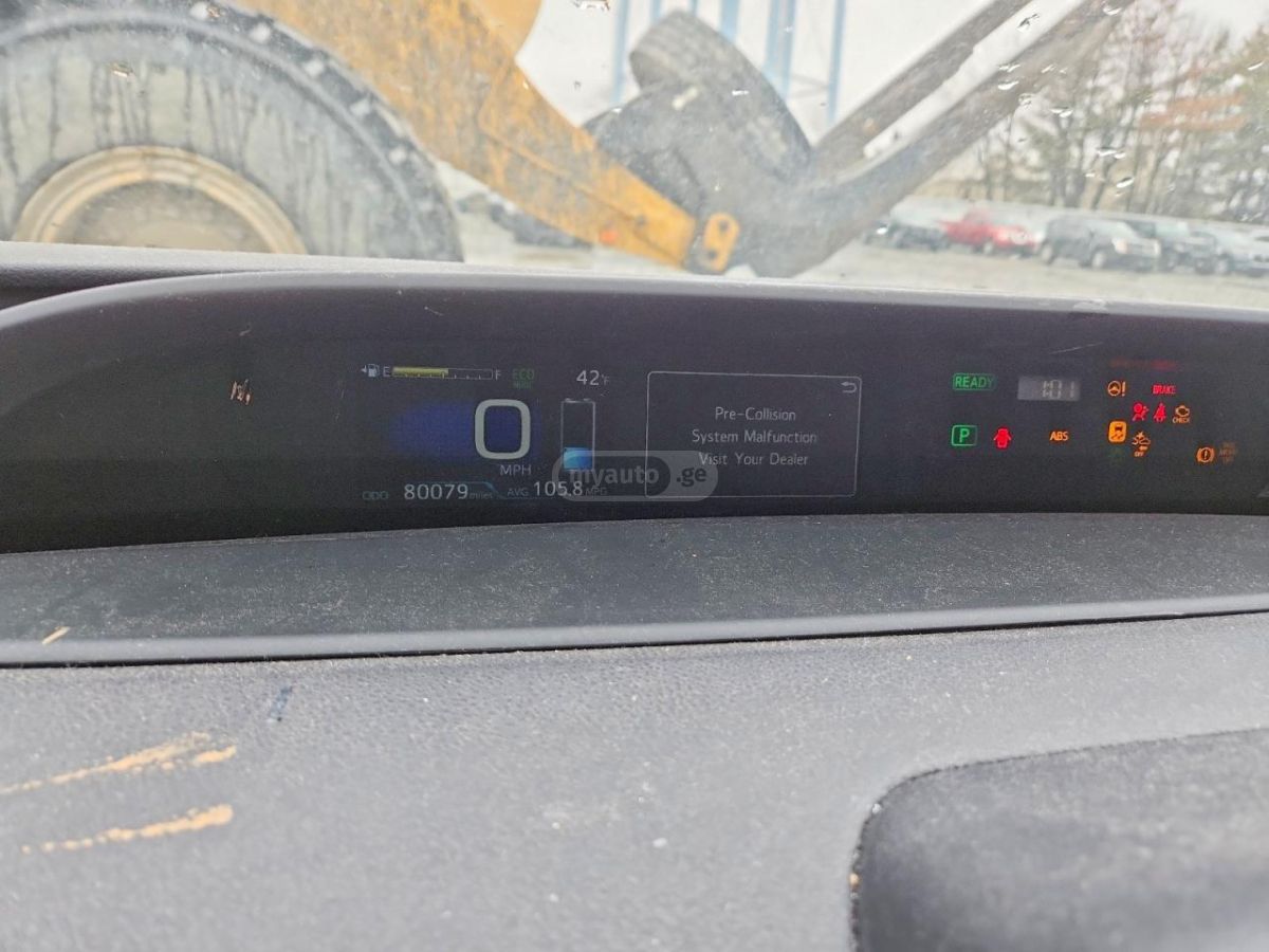 Toyota Prius Prime - фото 9