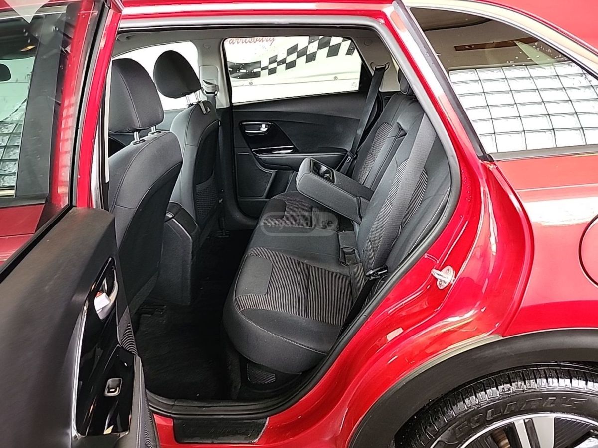 Kia Niro - фото 12