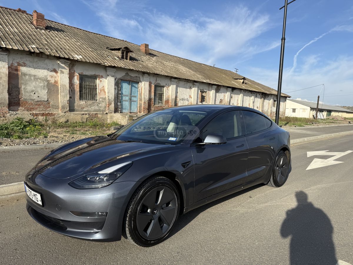 Tesla Model 3 - фото 2