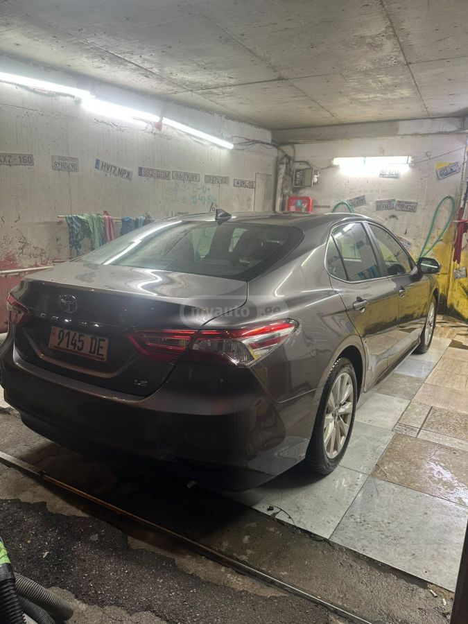 Toyota Camry - фото 3