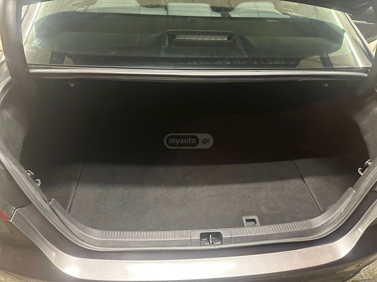 Toyota Camry - фото 5