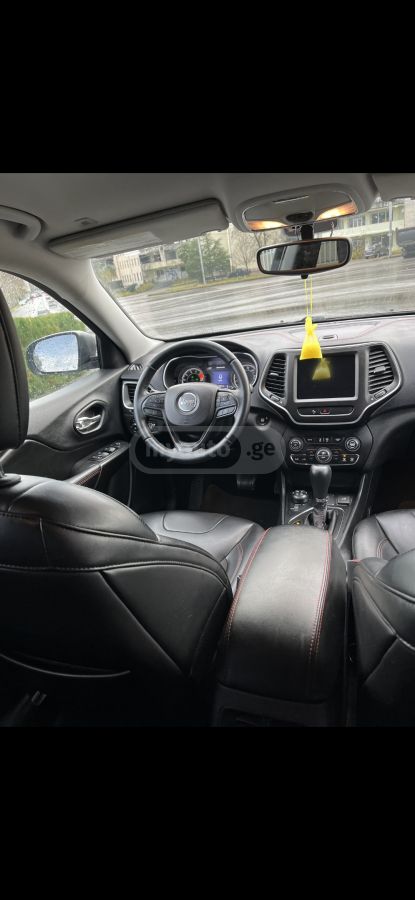 Jeep Cherokee - фото 12
