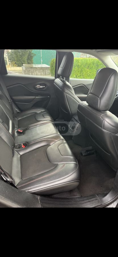 Jeep Cherokee - фото 14