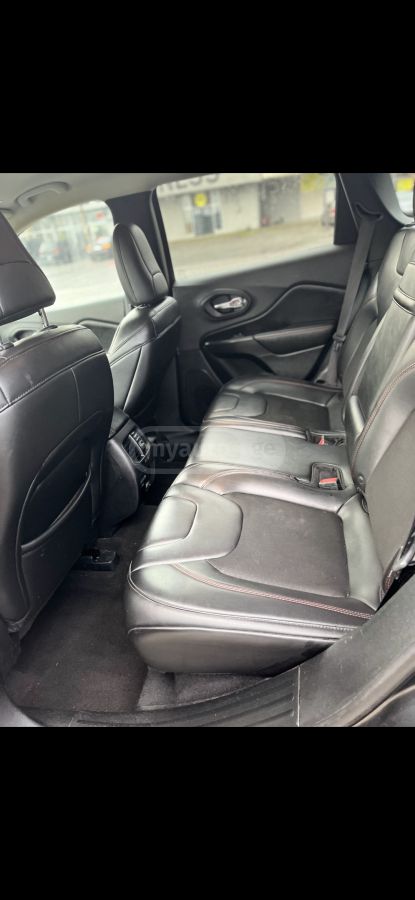 Jeep Cherokee - фото 15