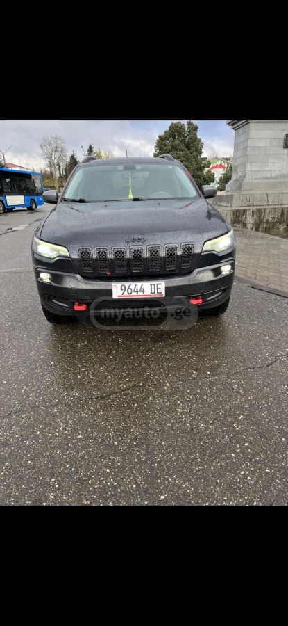 Jeep Cherokee - фото 2