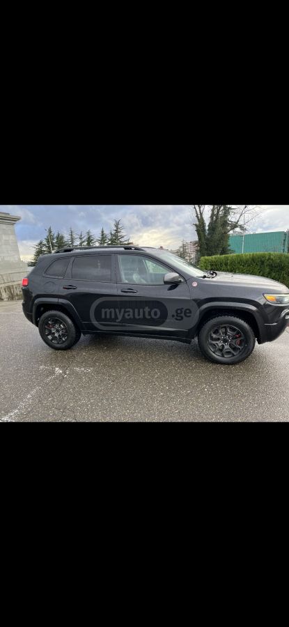 Jeep Cherokee - фото 4