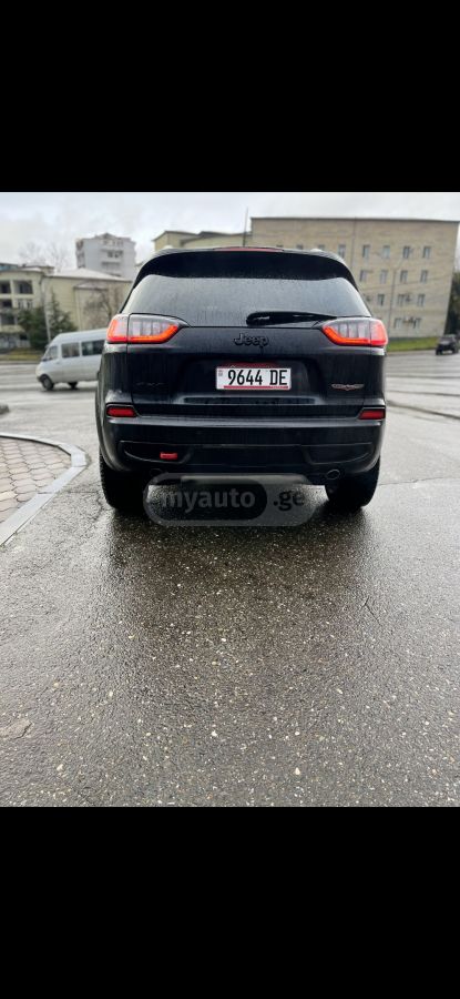 Jeep Cherokee - фото 8