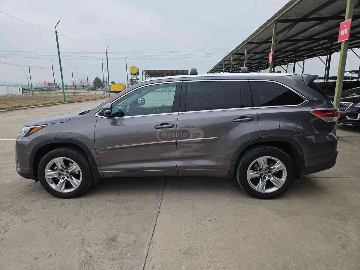 Toyota Highlander - фото 12