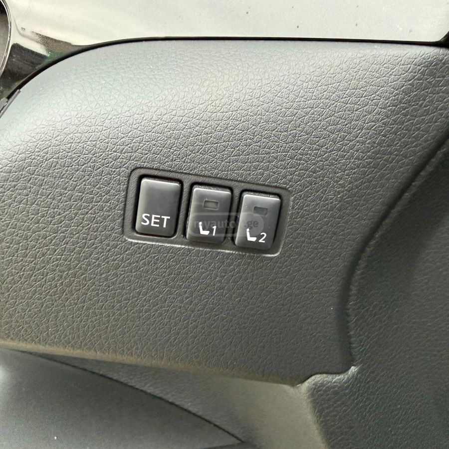 Nissan SL 4dr All-Wheel Drive CVT — миниатюра 10