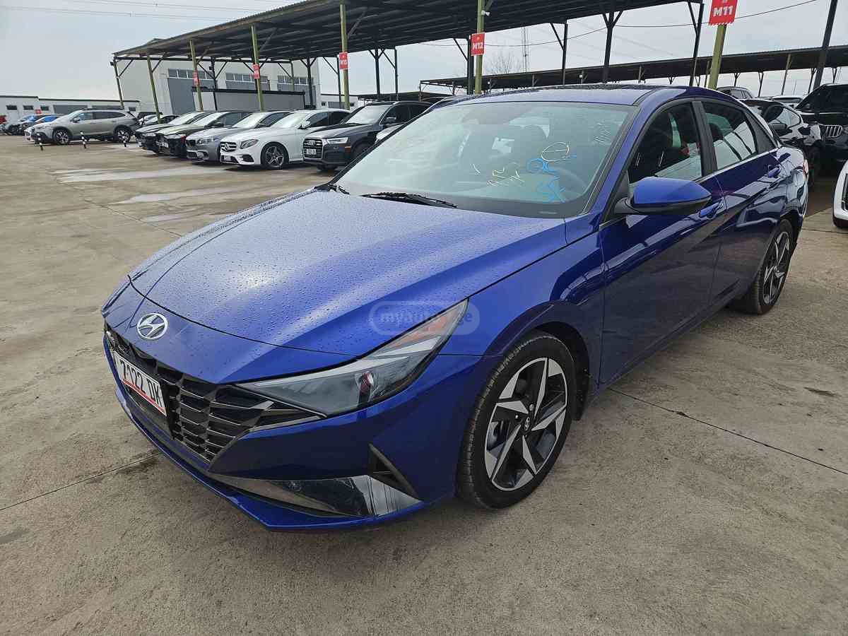 Hyundai Elantra - фото 1