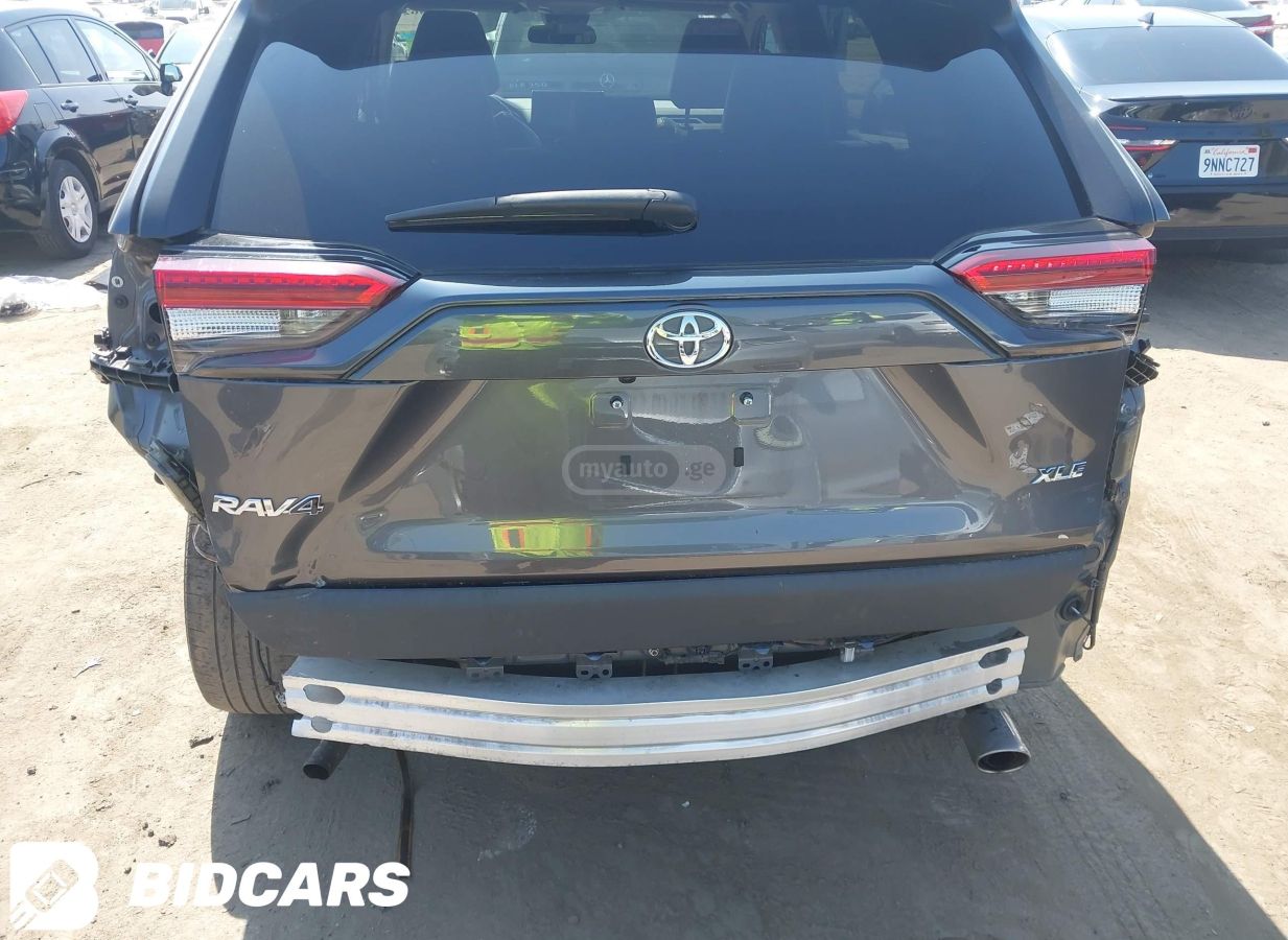 Toyota XLE Premium 4dr Front-Wheel Dr — миниатюра 6