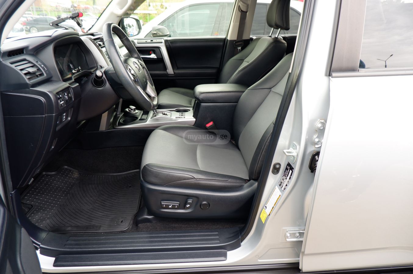 Toyota 4 Runner - фото 11