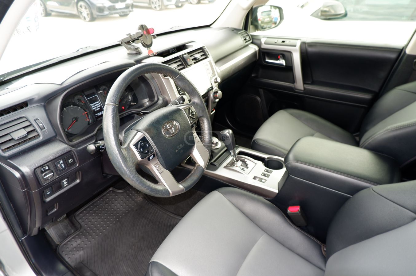 Toyota 4 Runner - фото 13