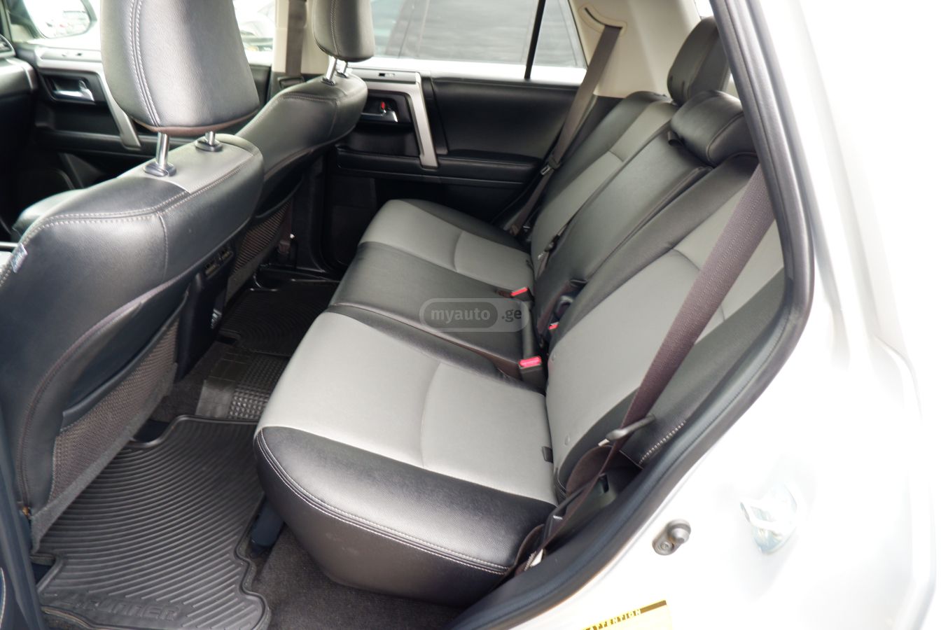 Toyota 4 Runner - фото 8