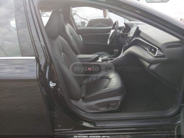 Toyota Camry - фото 5