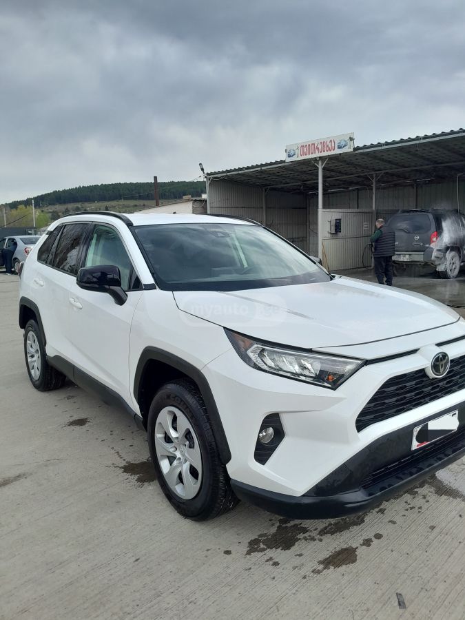 Toyota RAV 4 - фото 2