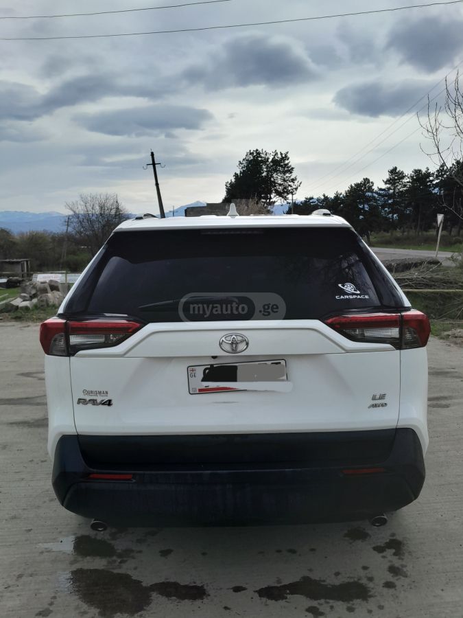 Toyota RAV 4 - фото 3