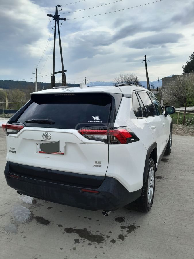Toyota RAV 4 - фото 4