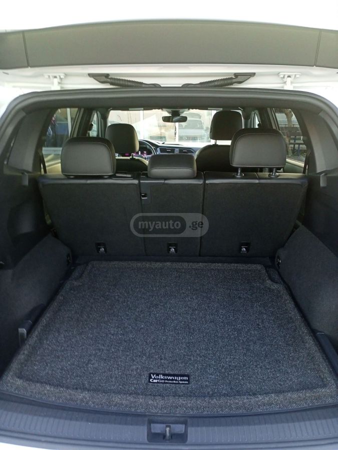 Volkswagen Tiguan - фото 8