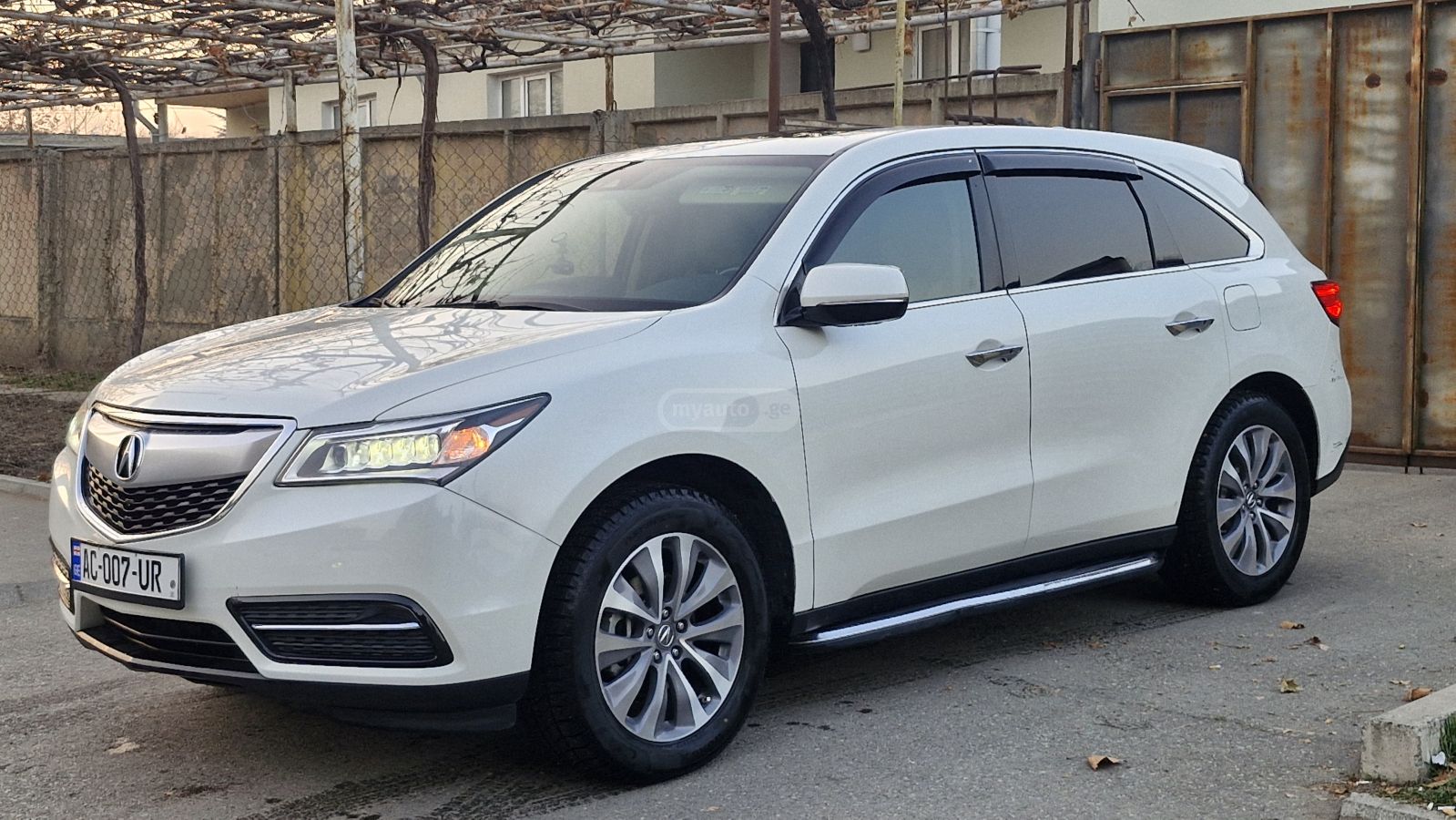 Acura MDX - фото 1