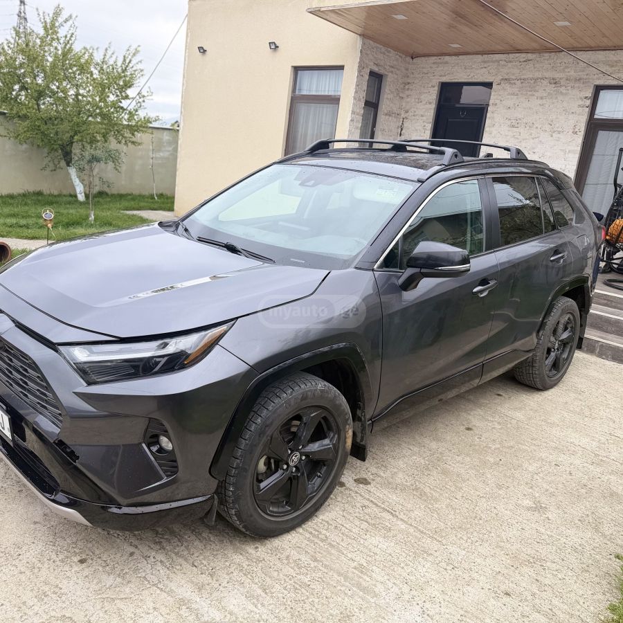 Toyota Rav 4 - фото 1