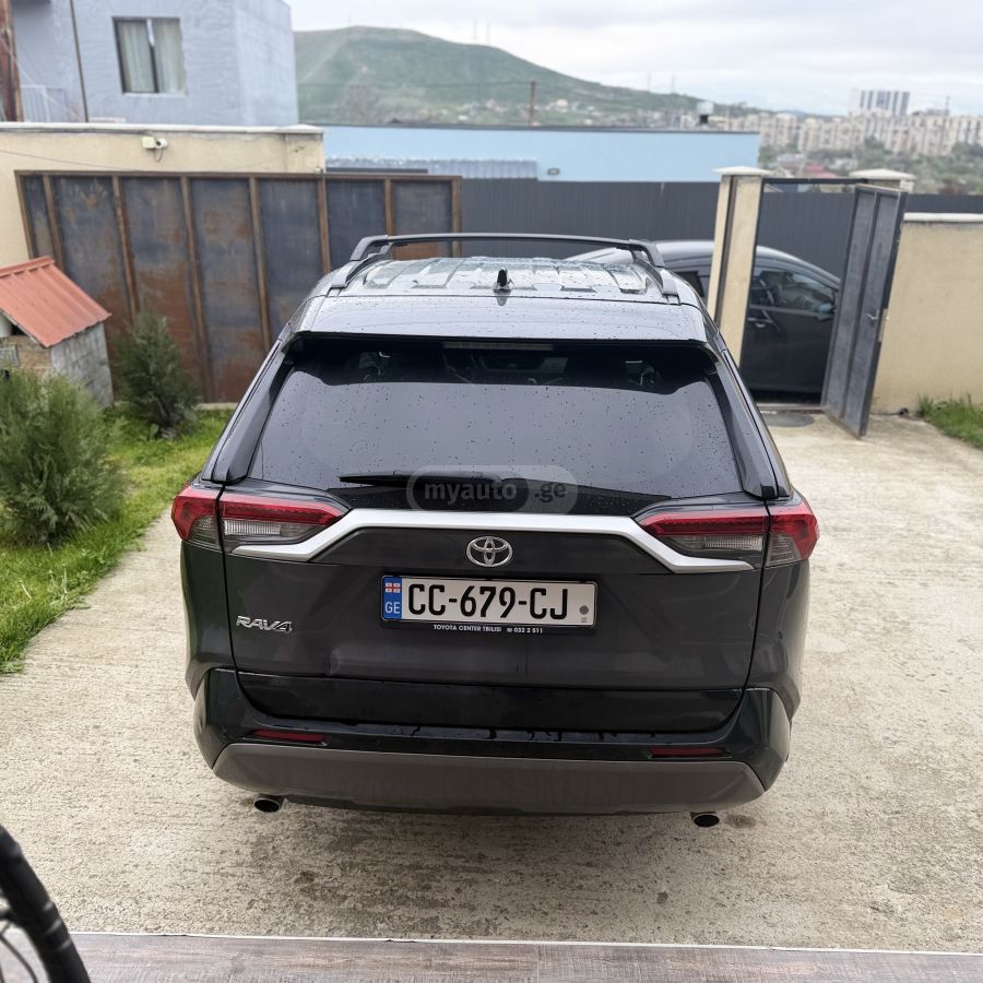 Toyota Rav 4 - фото 5