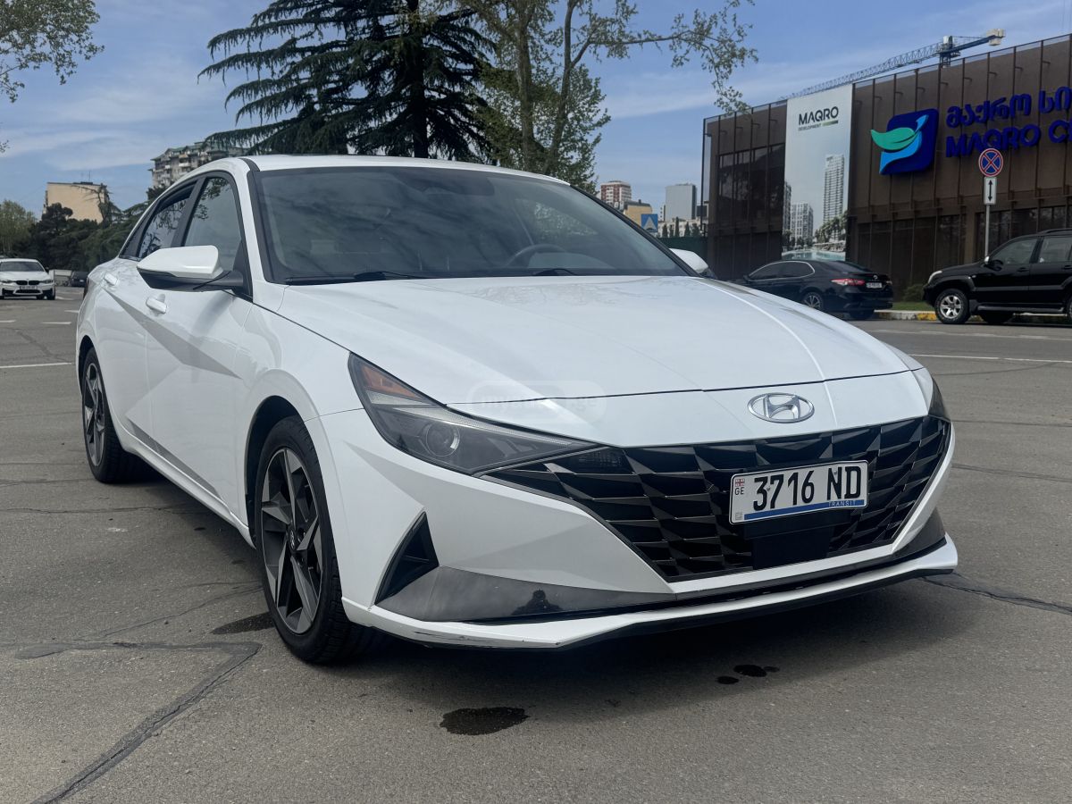 Hyundai Elantra - фото 2