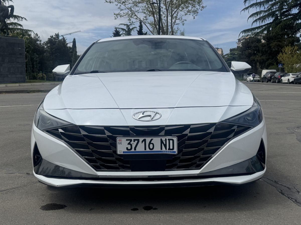 Hyundai Elantra - фото 3