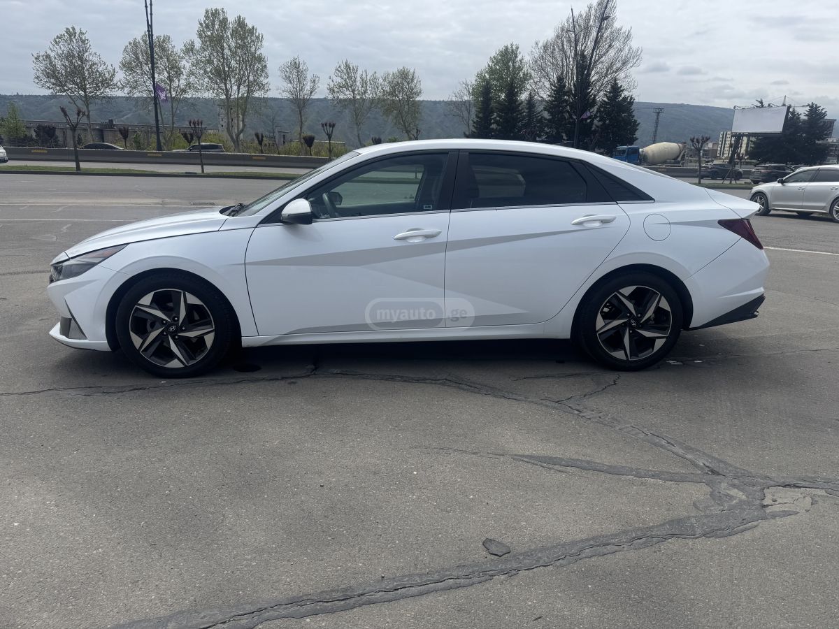 Hyundai Elantra - фото 4