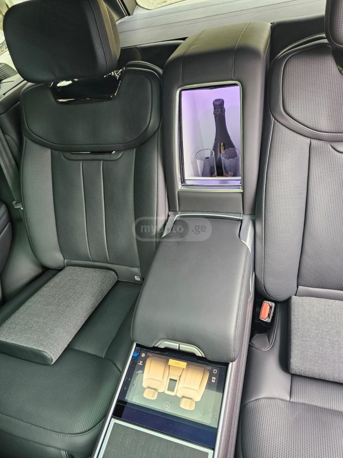 Land Rover Range Rover Vogue 2025 — миниатюра 11