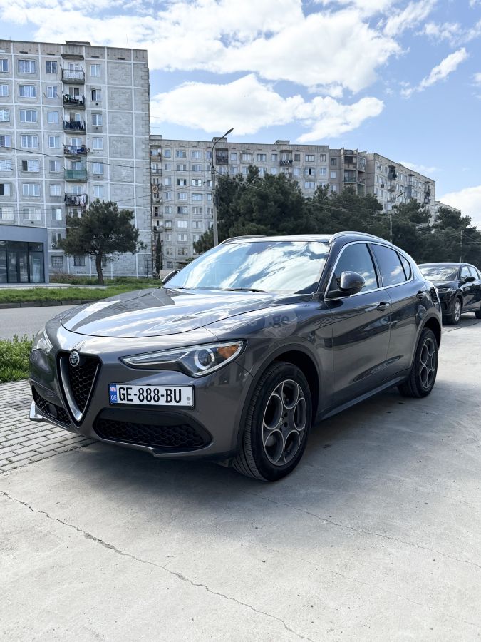 Alfa Romeo Stelvio - фото 1