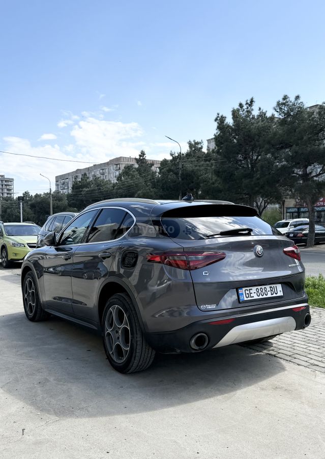Alfa Romeo Stelvio - фото 5