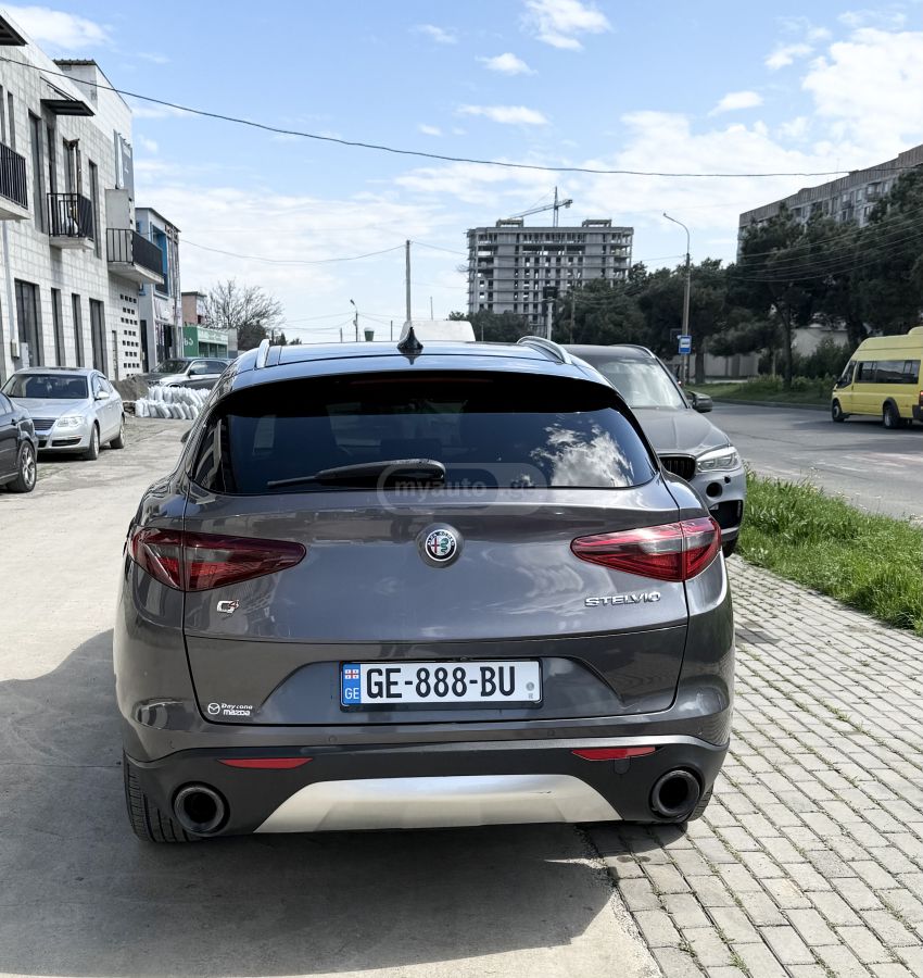 Alfa Romeo Stelvio - фото 6