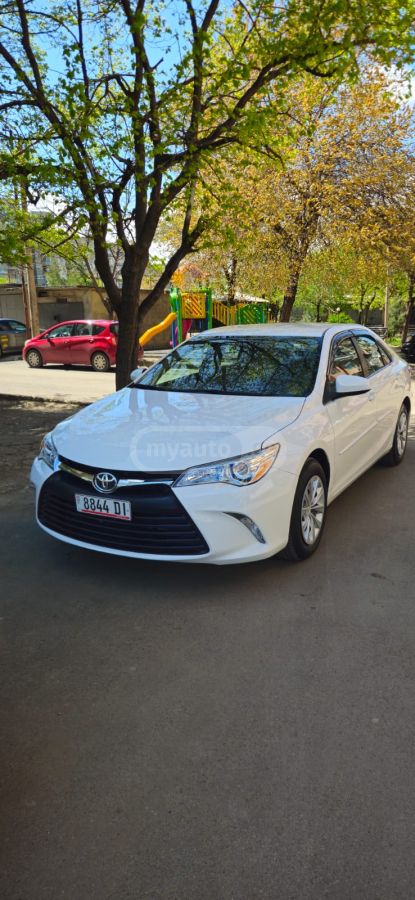 Toyota Camry - фото 2