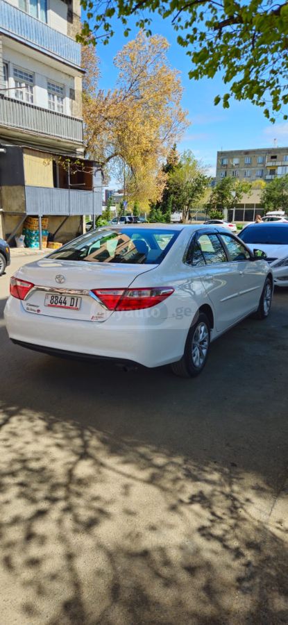 Toyota Camry - фото 3