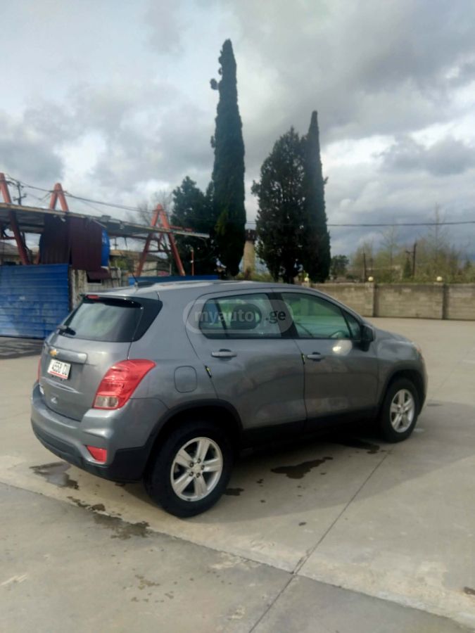 Chevrolet Trax - фото 12