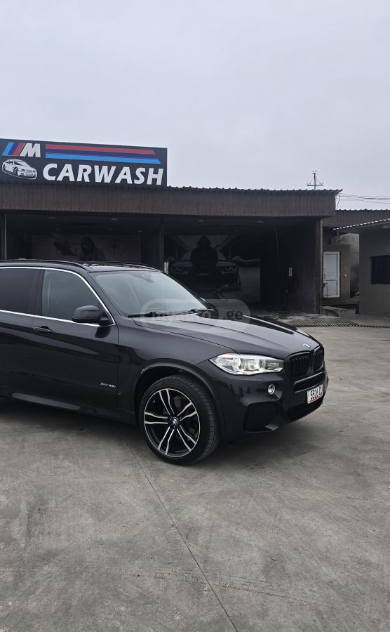 BMW X5 - фото 2