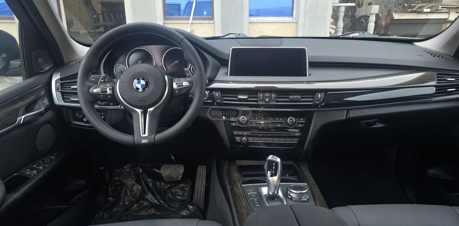BMW X5 - фото 7