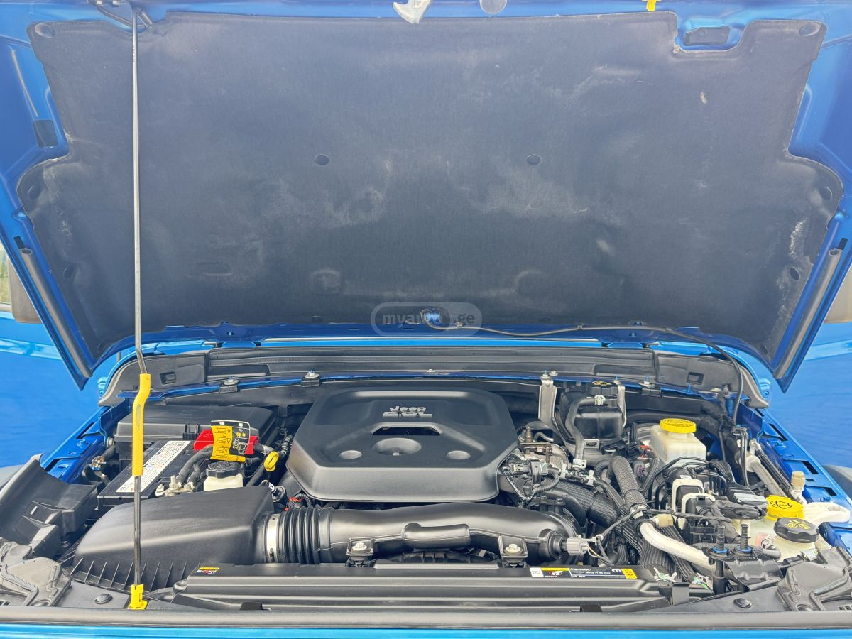 Jeep Wrangler - фото 10