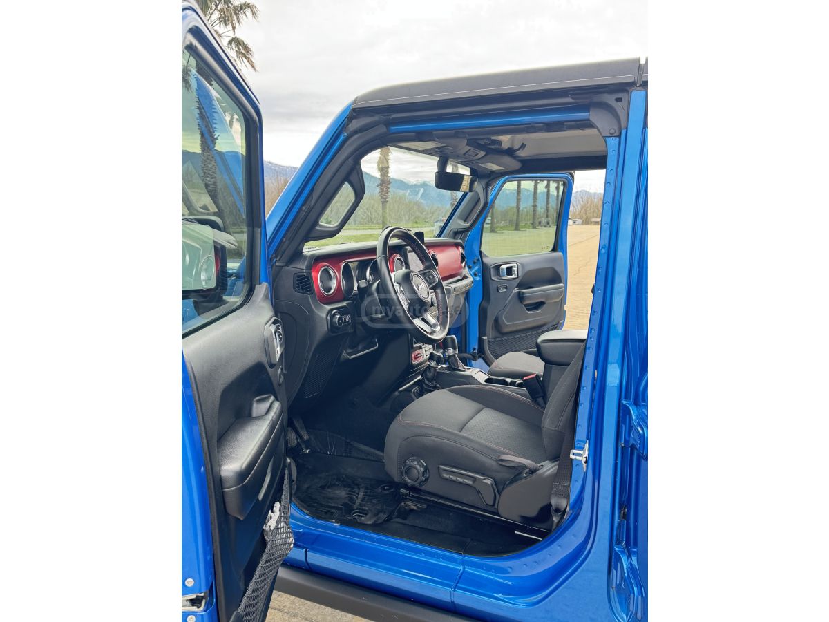 Jeep Wrangler - фото 11