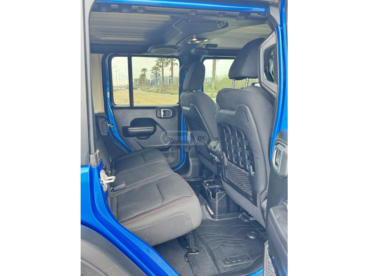 Jeep Wrangler - фото 15