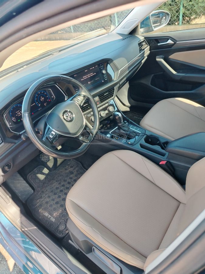 Volkswagen Jetta - фото 6