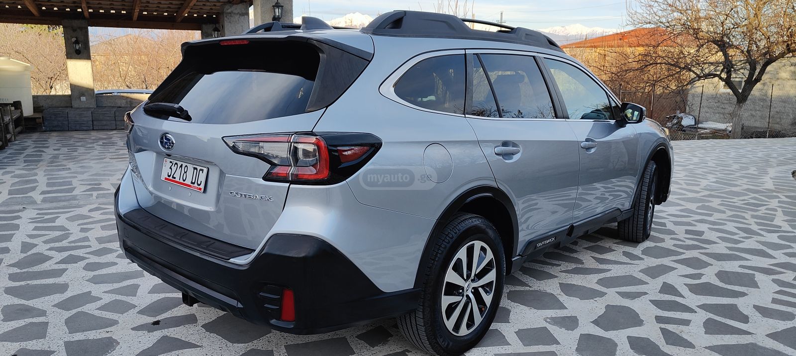 Subaru Premium 4dr All-Wheel Drive CV — миниатюра 4