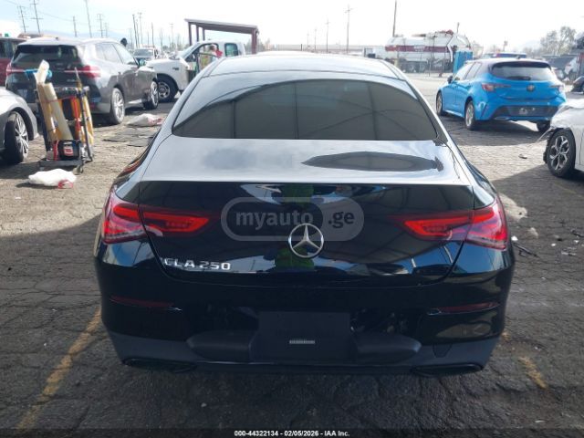 Mercedes-Benz CLA 250 - фото 15