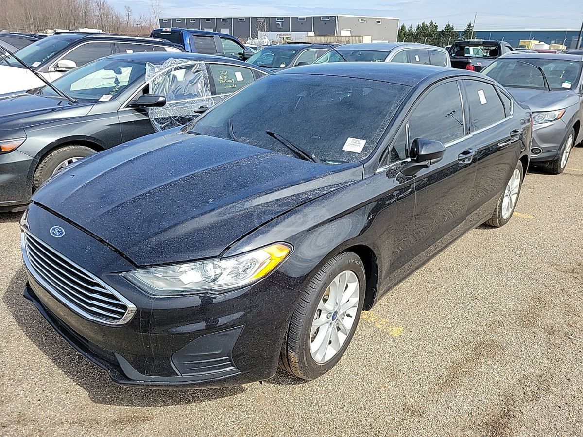 Ford Fusion - фото 1