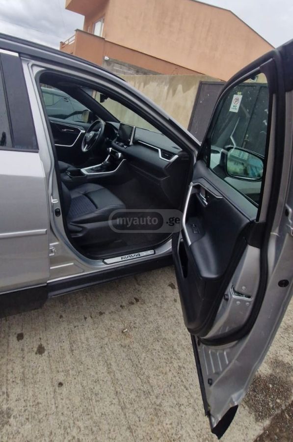 Toyota XSE 4dr All-Wheel Drive CVT — миниатюра 7