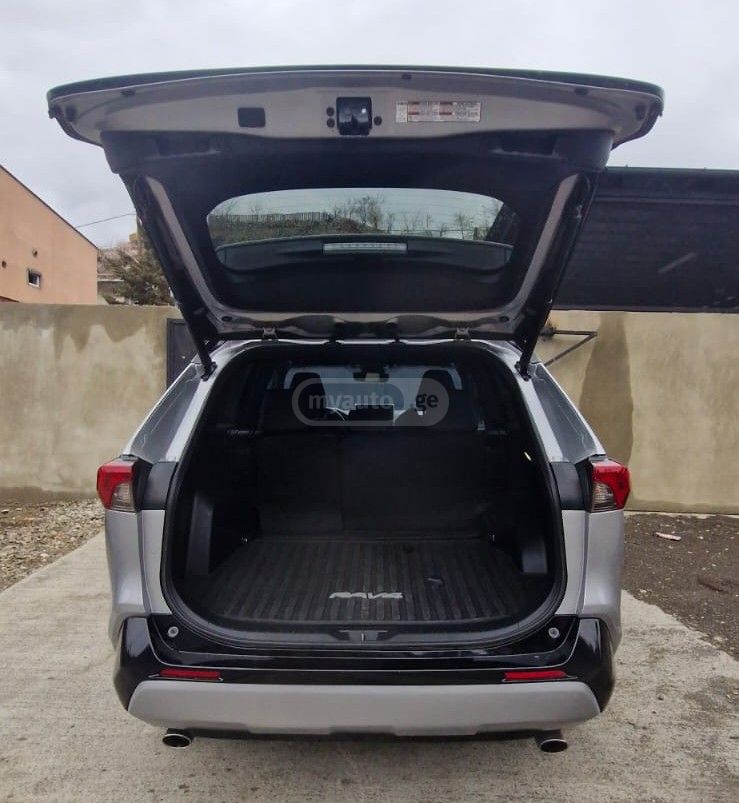 Toyota XSE 4dr All-Wheel Drive CVT — миниатюра 8