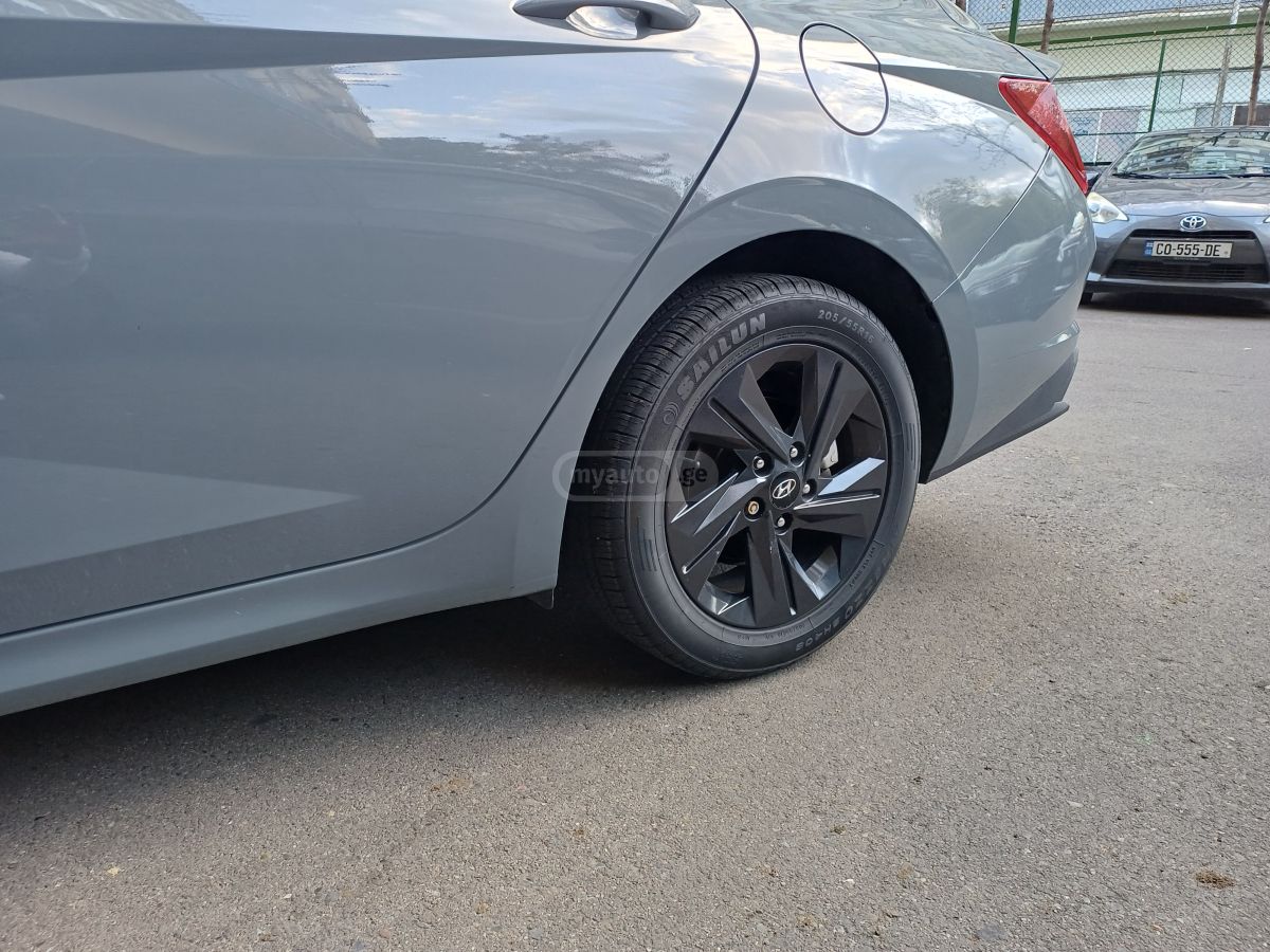 Hyundai Elantra - фото 8