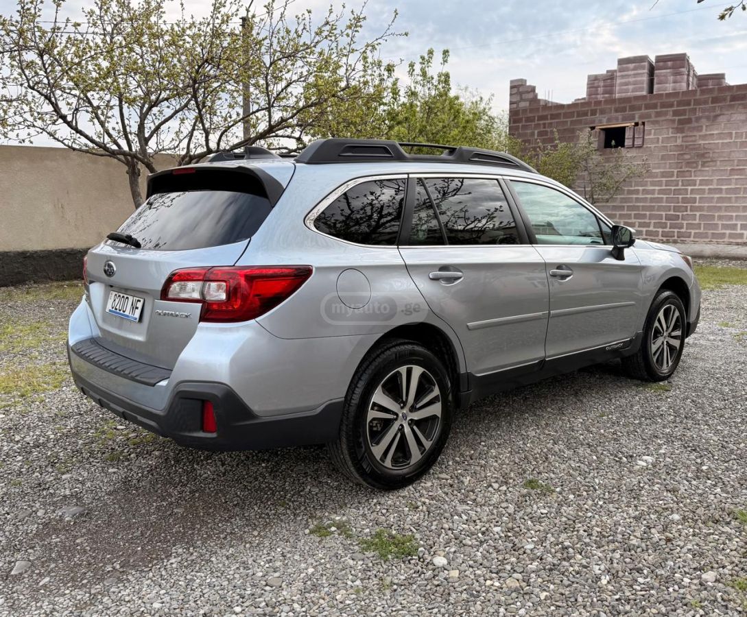 Subaru Outback - фото 4