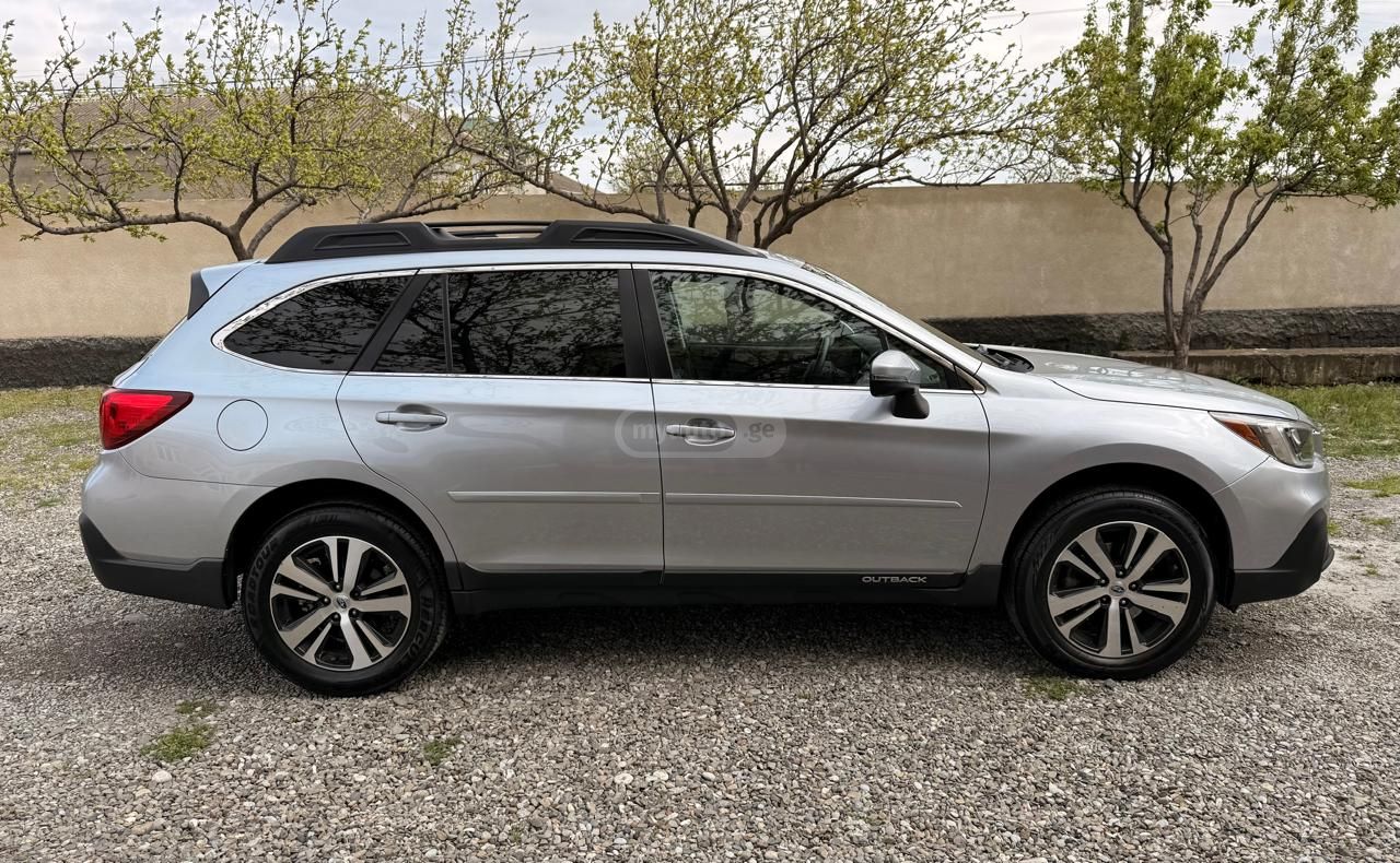 Subaru Outback - фото 7